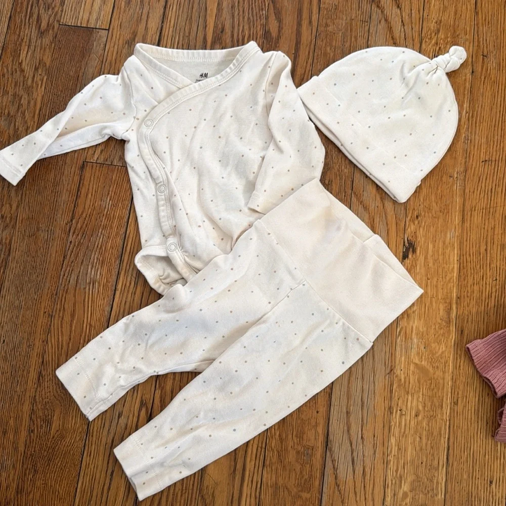 H&M organic newborn baby bundle outfit 6 pieces 2 hats size 1-2 months kimono